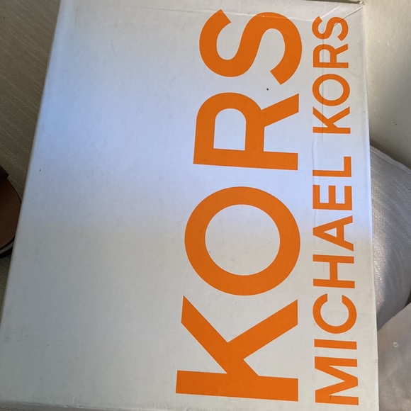 New Gorgeous Michael Kors Heels - Picture 11 of 16